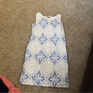 Talbots Women 4P Dress Sleeveless Lt Blue Floral Lace Overlay Shift Knee Lined